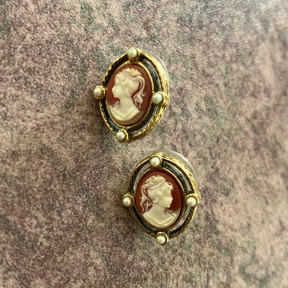 1928 Gold and Brown Cameo Earrings